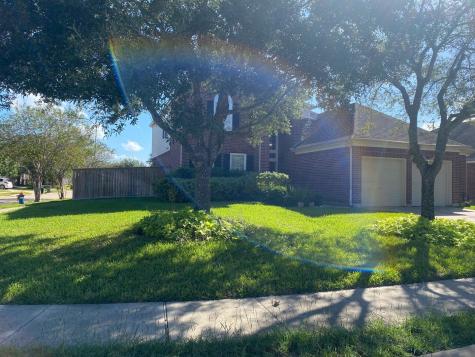 2101 Crestwind Court Pearland TX 77584