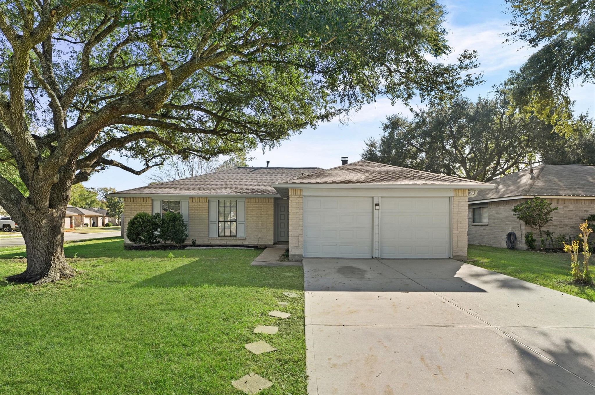 14003 Vinehill Drive Sugar Land TX 77498