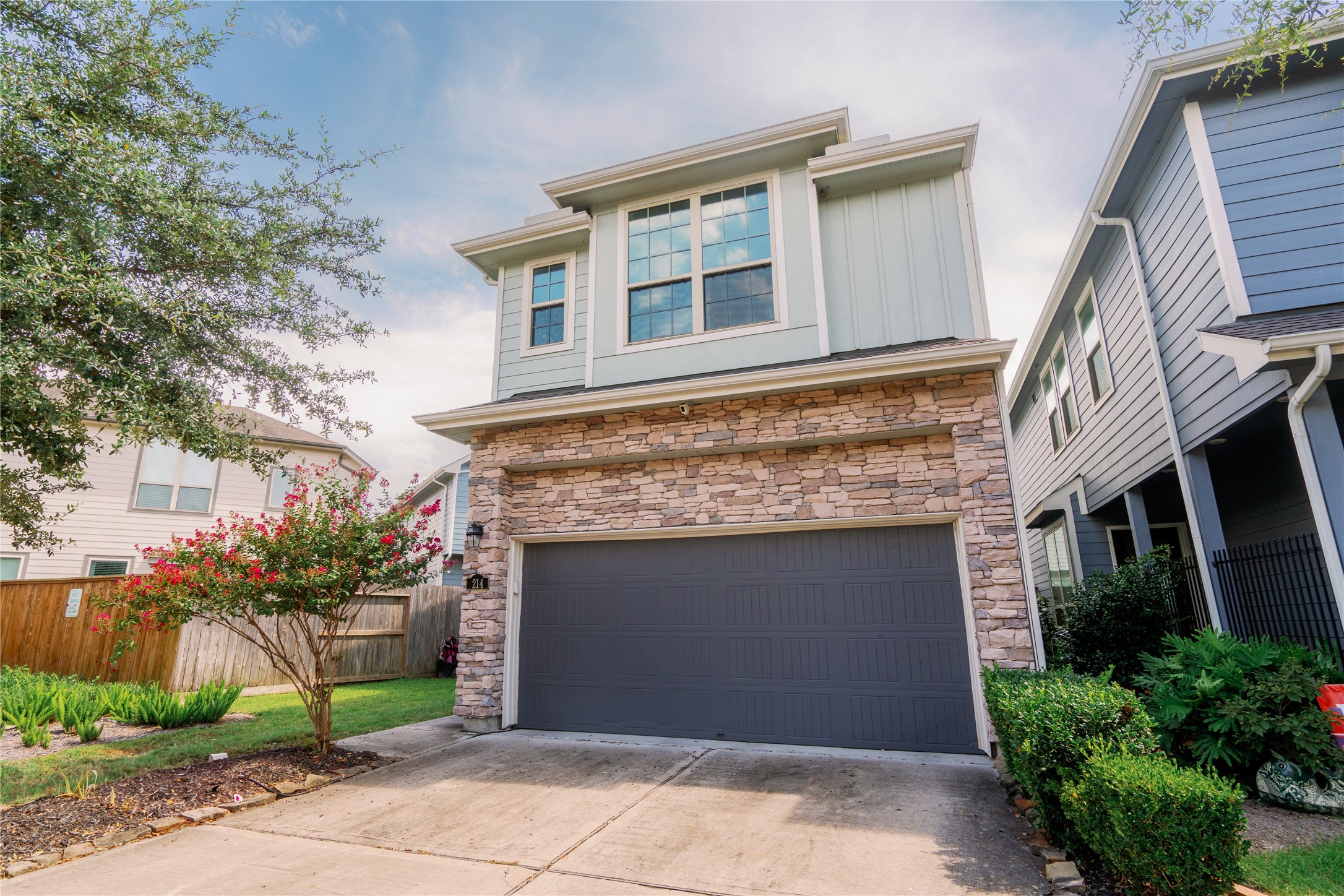 214 Club Crest Lane Houston TX 77009