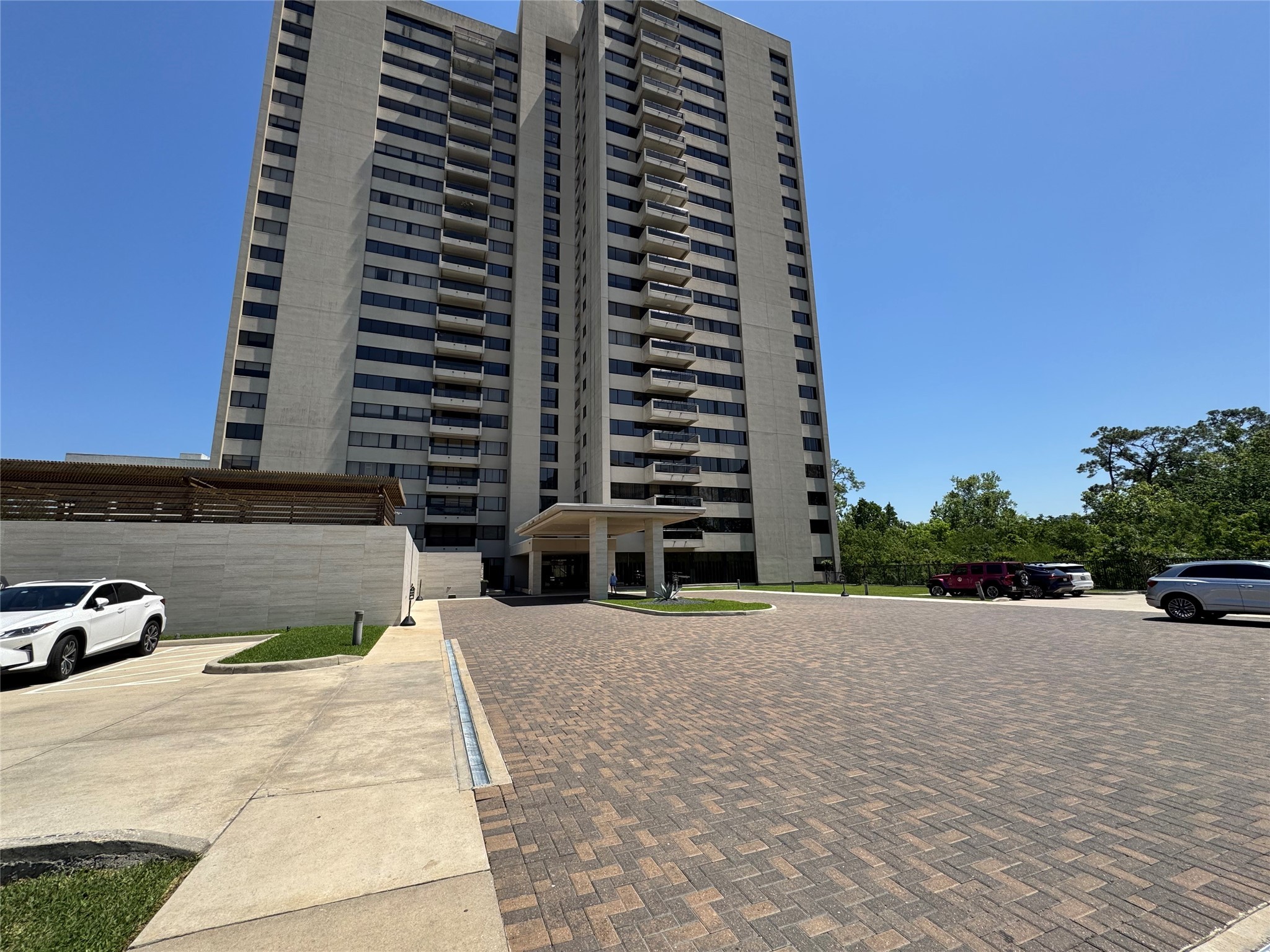 49 Briar Hollow Lane 1201 Houston TX 77027
