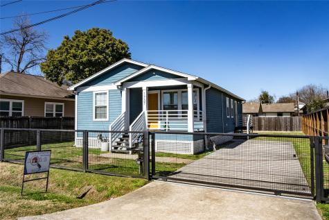 1737 Airline Drive Houston TX 77009