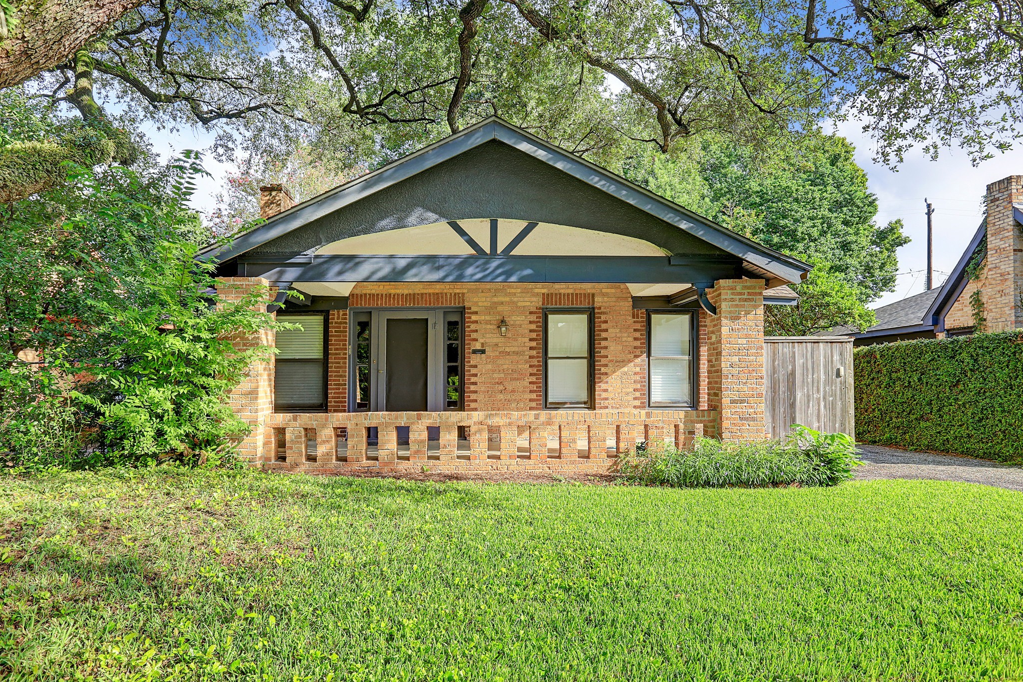 1926 W Mckinney Street Houston TX 77019