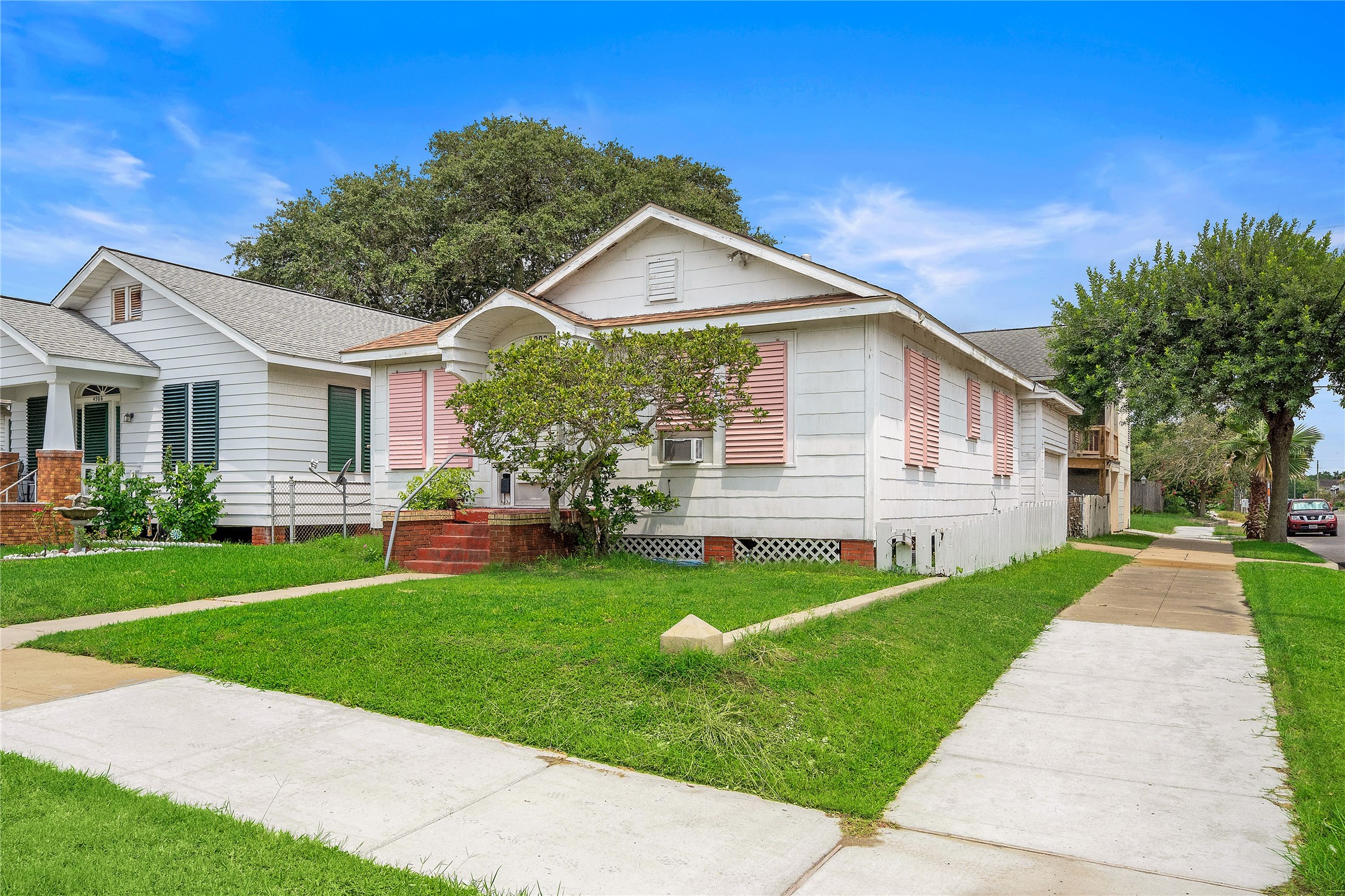 4902 Avenue Q 1/2 Galveston TX 77551