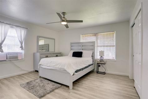 5915 Van Fleet Street Houston TX 77033