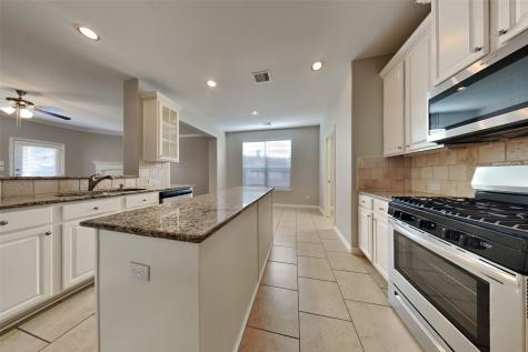 10014 Kendahlwood Lane Tomball TX 77375