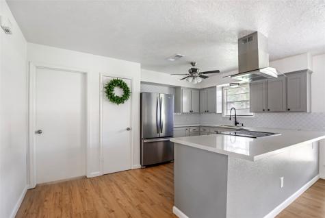 212 Normal Park Drive Huntsville TX 77320