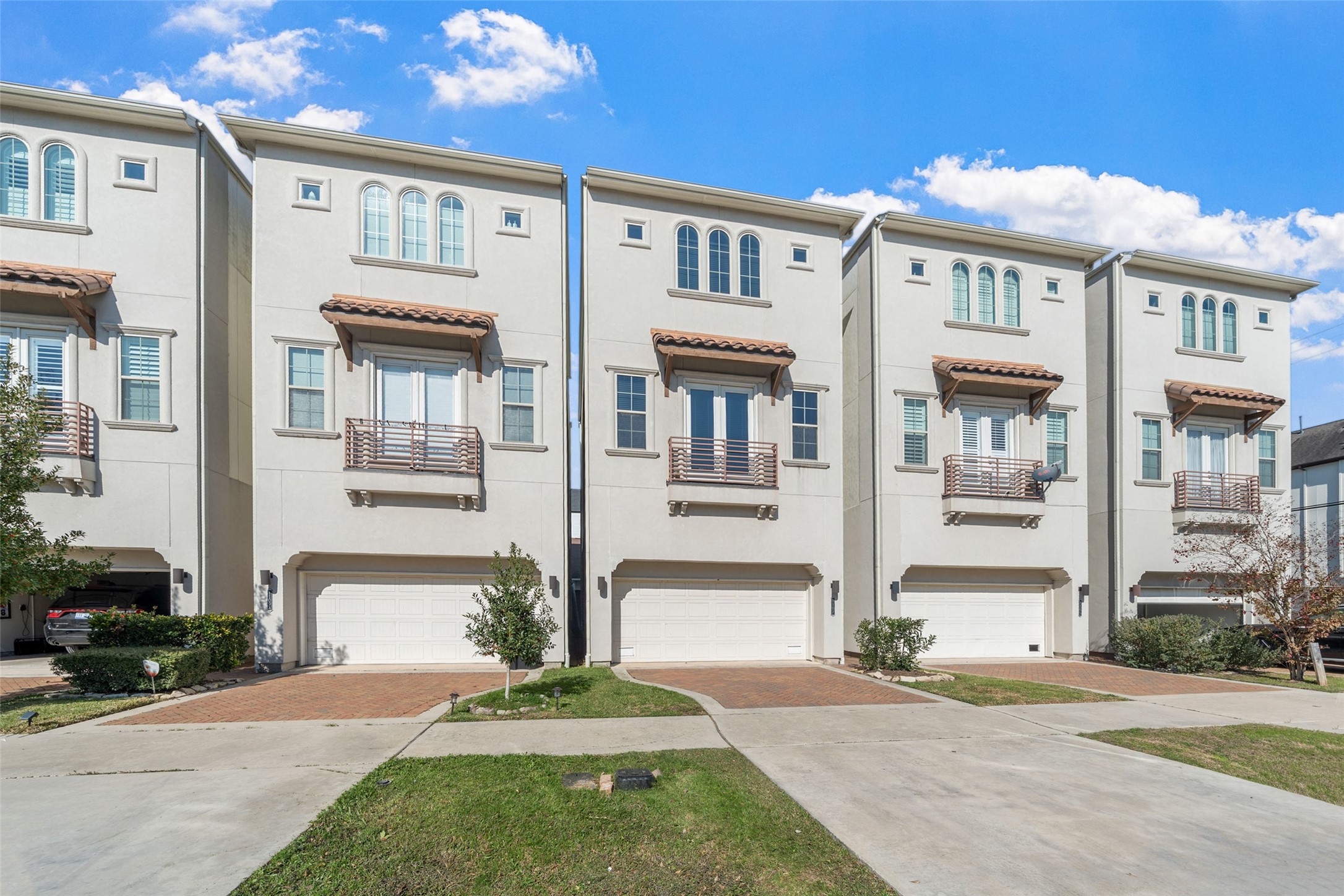 1107 W 16th Street Houston TX 77008