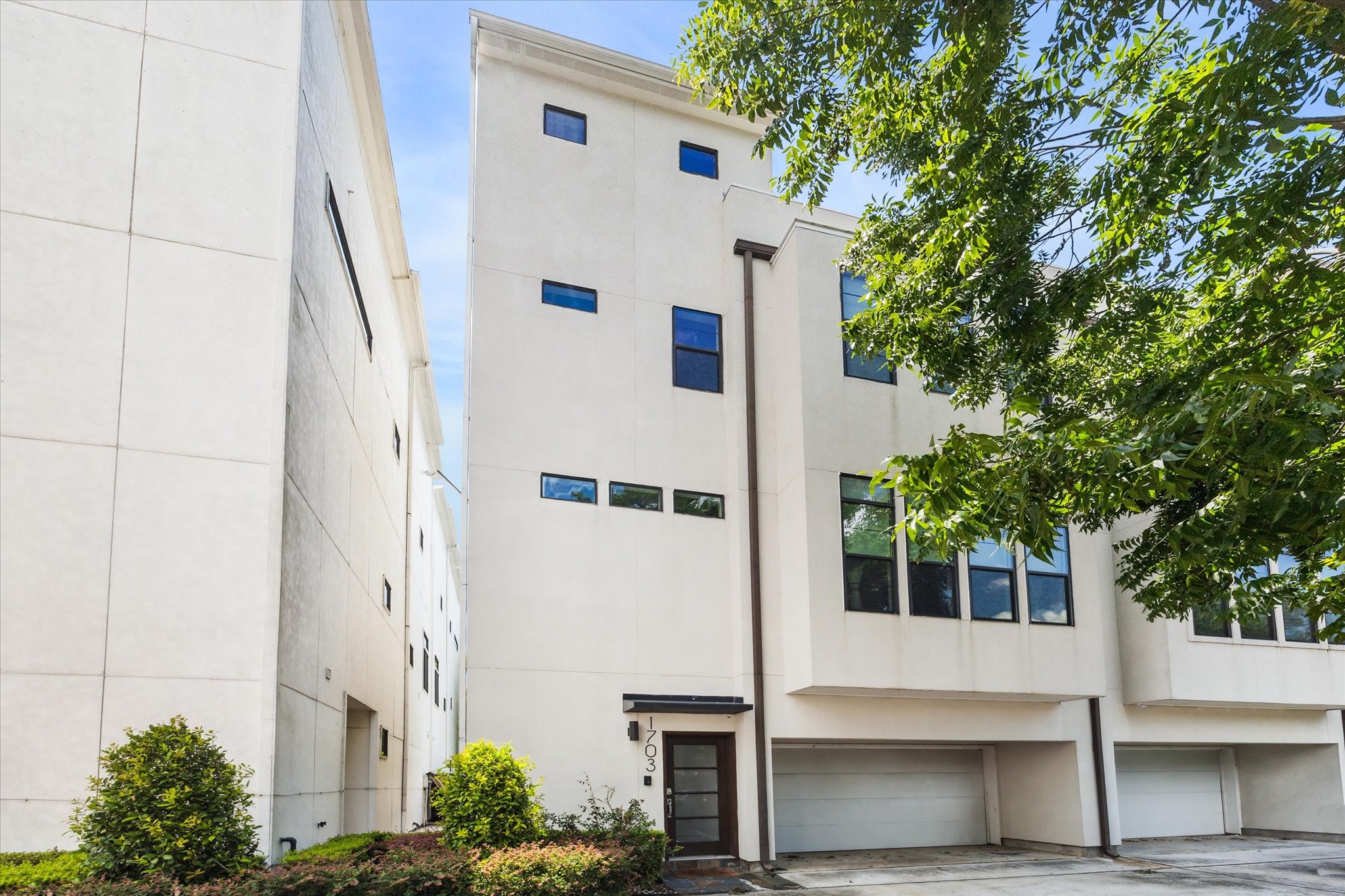 1703 Weber Street Houston TX 77007