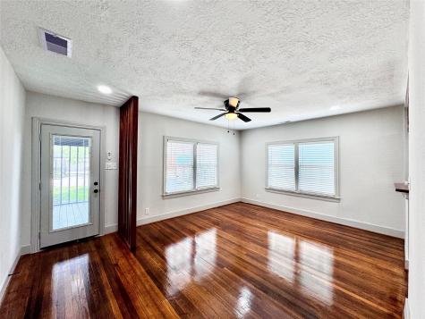 215 Canadian Street Houston TX 77009