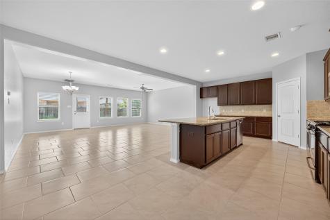 154 Meadow Grove Drive Conroe TX 77384