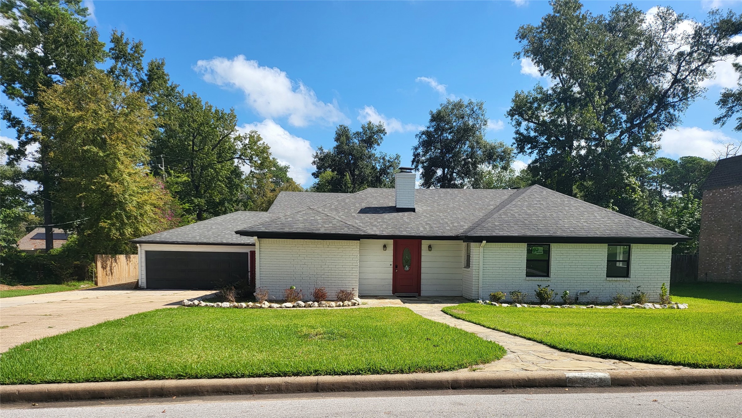 233 Royal Oaks Street Huntsville TX 77320