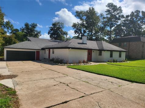 233 Royal Oaks Street Huntsville TX 77320