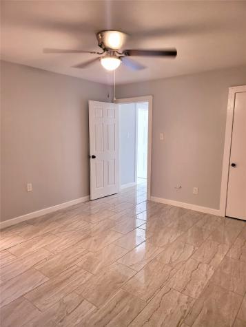 233 Royal Oaks Street Huntsville TX 77320