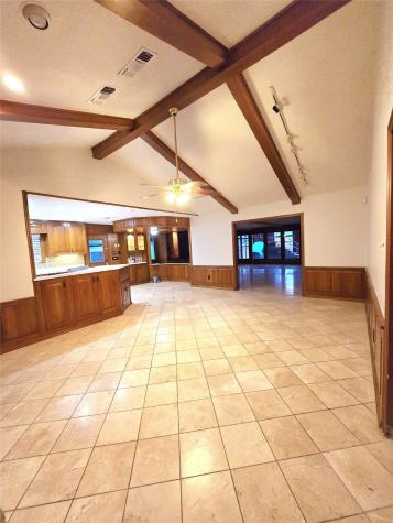 233 Royal Oaks Street Huntsville TX 77320