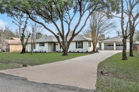 209 Southmore Street Tomball TX 77375