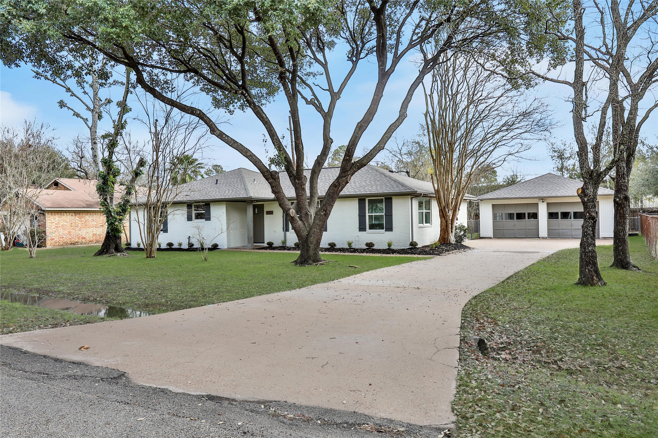 209 Southmore Street Tomball TX 77375
