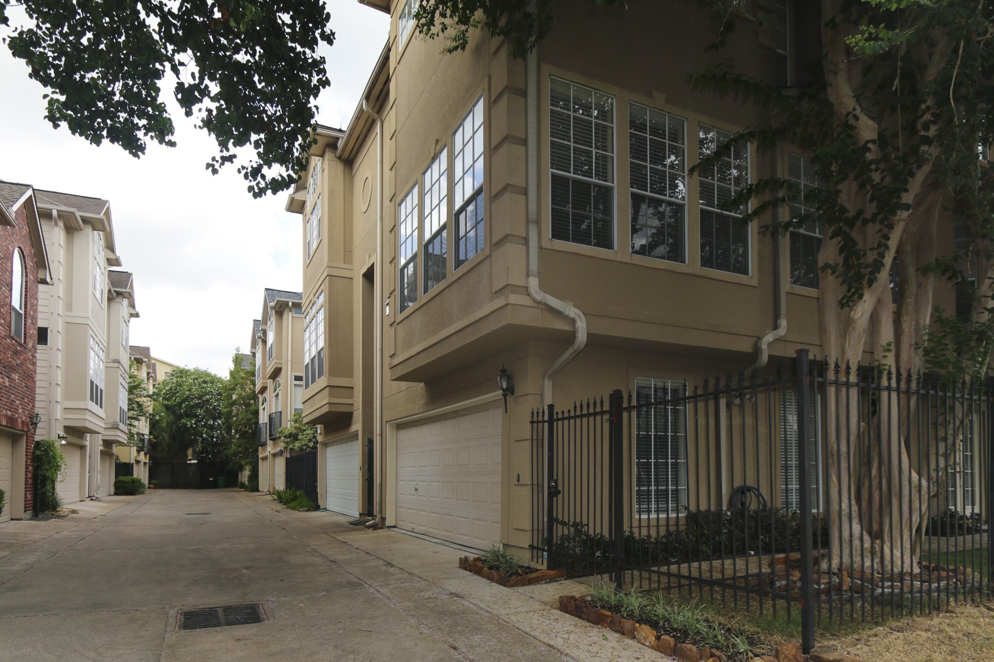 5302 Blossom Street Houston TX 77007