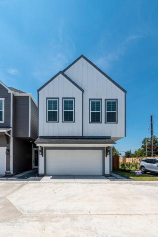 8475 Berry Brush Lane Houston TX 77022
