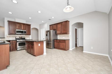 1819 High Falls Lane Pearland TX 77581