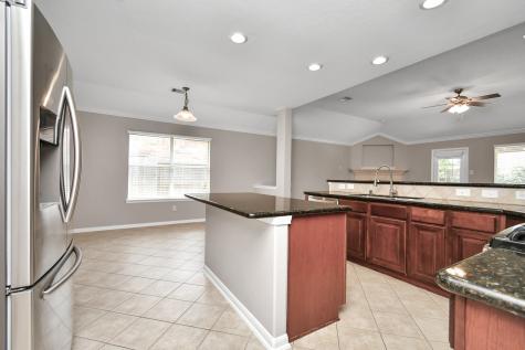 1819 High Falls Lane Pearland TX 77581