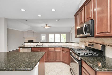 1819 High Falls Lane Pearland TX 77581