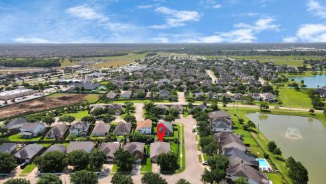 1819 High Falls Lane Pearland TX 77581