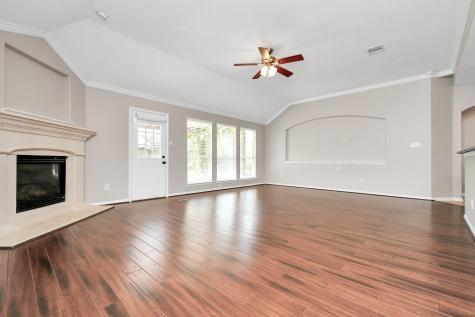 1819 High Falls Lane Pearland TX 77581