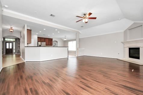 1819 High Falls Lane Pearland TX 77581