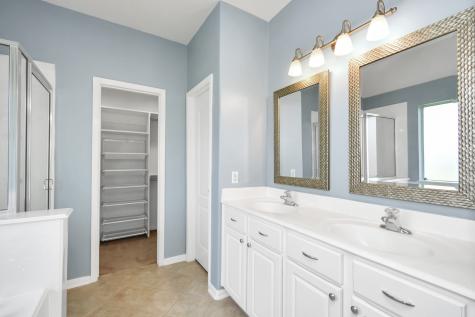 1819 High Falls Lane Pearland TX 77581