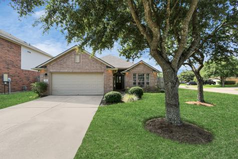1819 High Falls Lane Pearland TX 77581