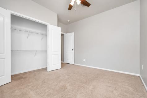 1819 High Falls Lane Pearland TX 77581
