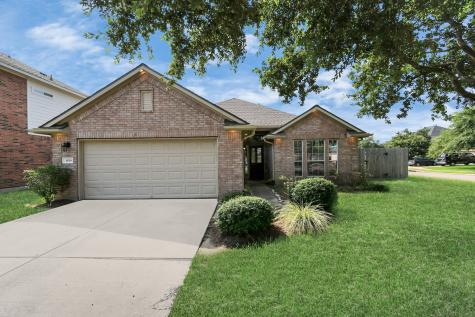1819 High Falls Lane Pearland TX 77581
