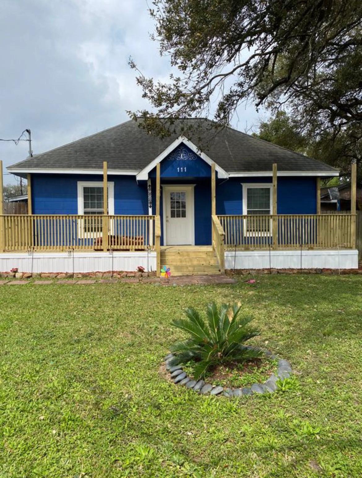 111 E Southland Avenue Alvin TX 77511