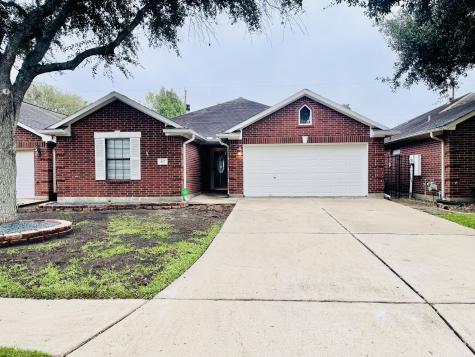307 Live Oak Lane Friendswood TX 77546