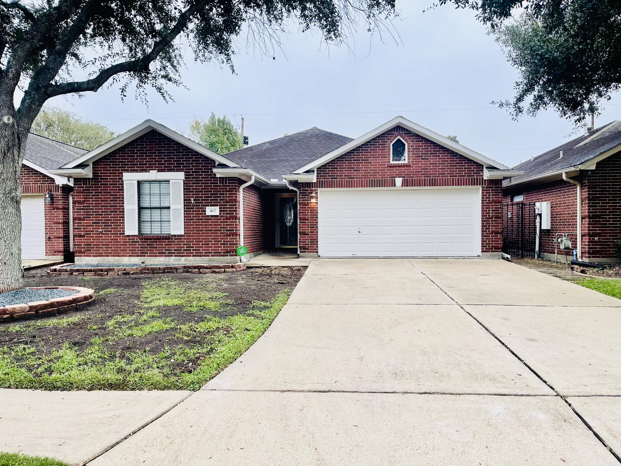 307 Live Oak Lane Friendswood TX 77546