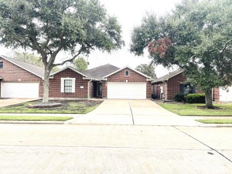 307 Live Oak Lane Friendswood TX 77546