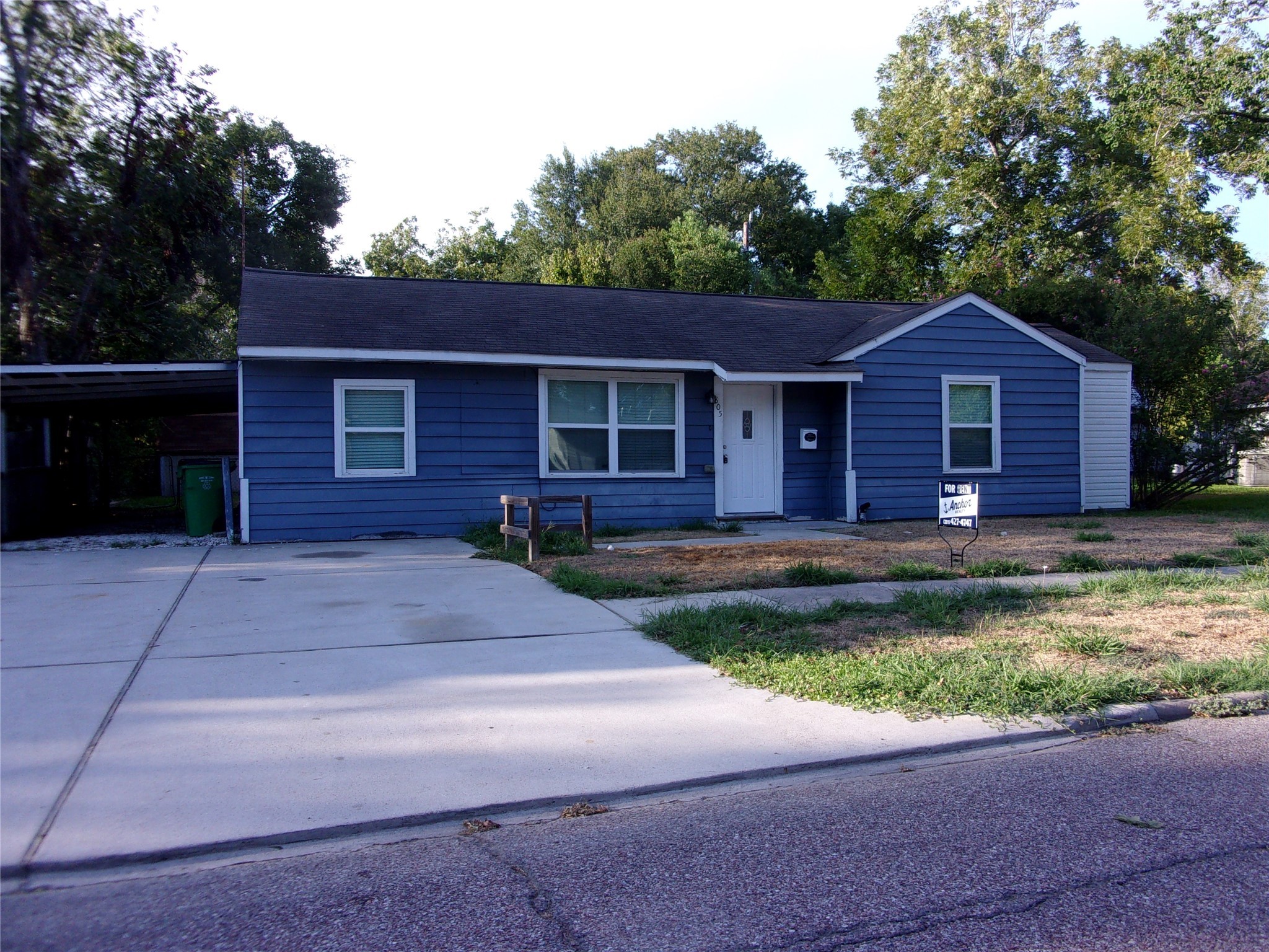 805 S 7th Street Baytown TX 77520