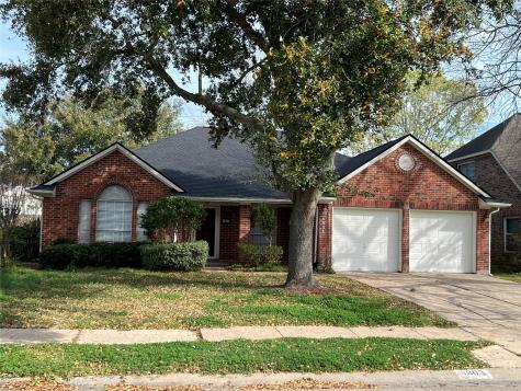 4803 Meadowglen Drive Pearland TX 77584