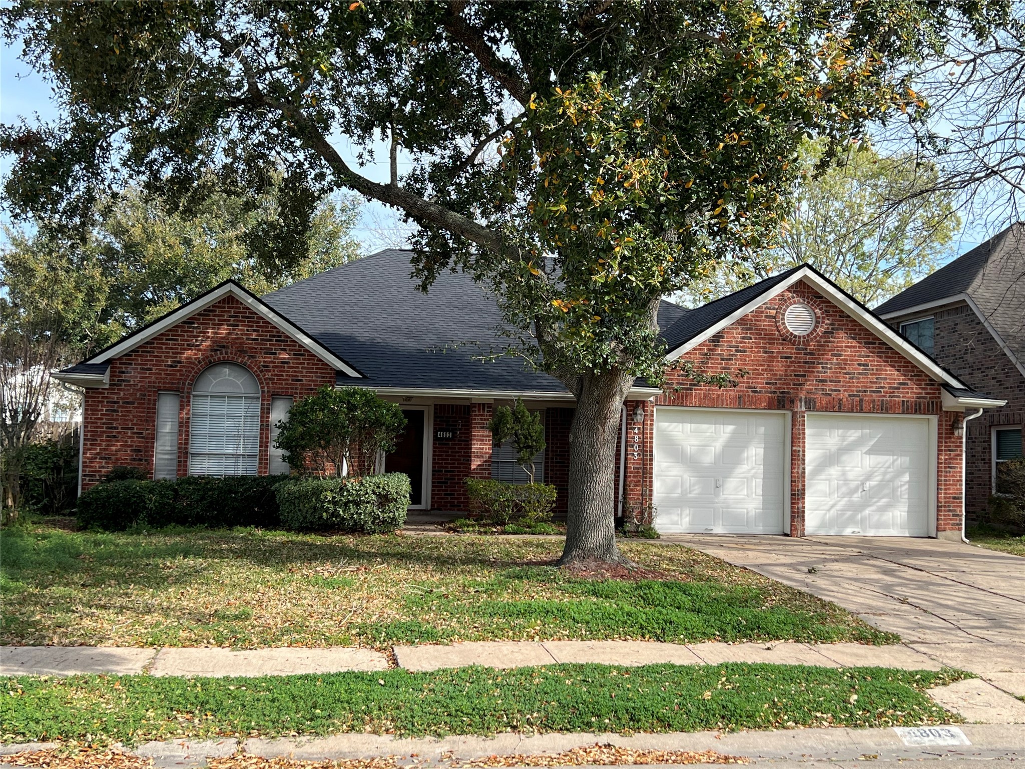 4803 Meadowglen Drive Pearland TX 77584