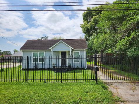 1204 De Boll Street Houston TX 77022