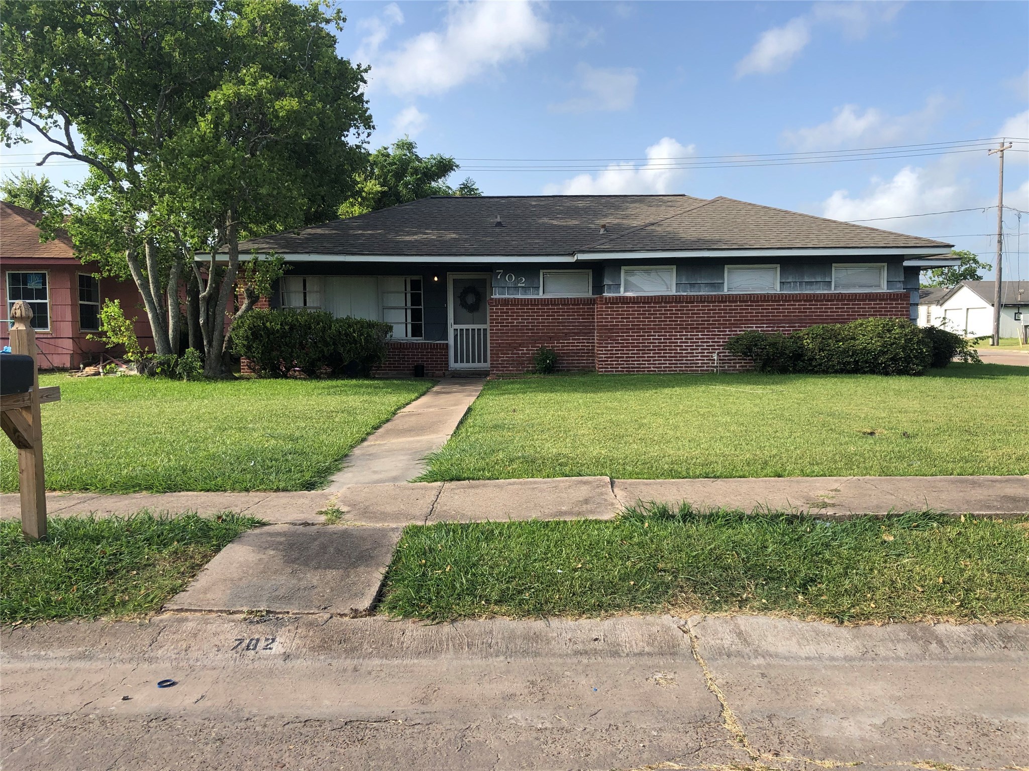 702 W 9th Street Freeport TX 77541