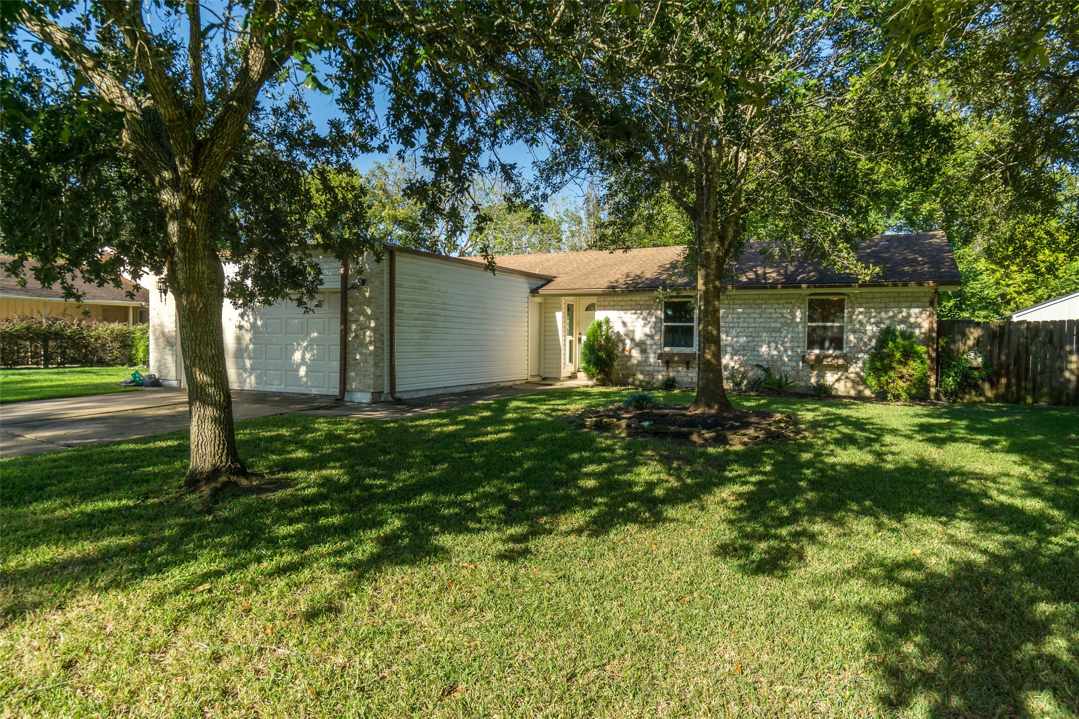 16927 Hibiscus Lane Friendswood TX 77546
