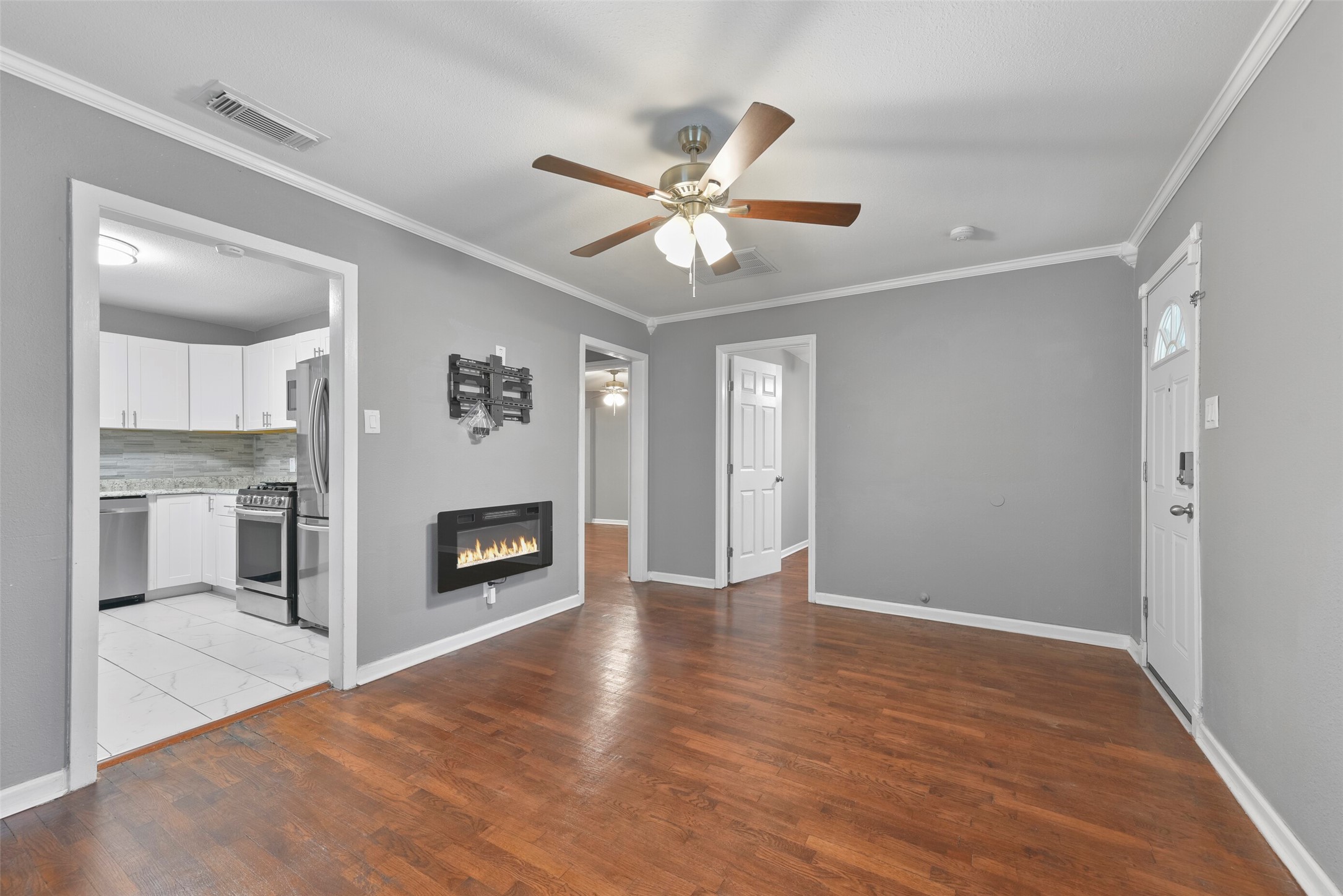 312 W Adoue Street Alvin TX 77511