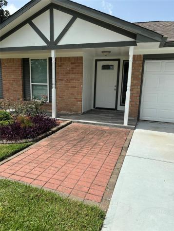 1602 Sleepy Hollow Drive Pearland TX 77581