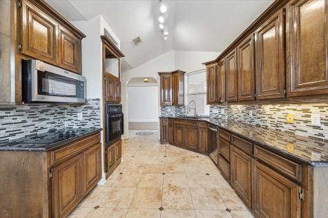 1339 Parkway Court Houston TX 77077