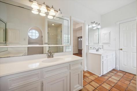 1339 Parkway Court Houston TX 77077