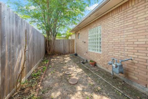 1339 Parkway Court Houston TX 77077