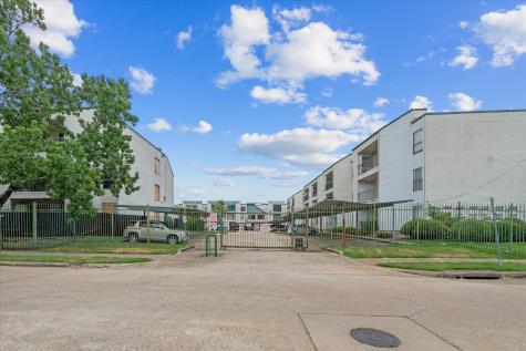 2830 S Bartell Drive 25 Houston TX 77054