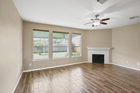 1820 Branch Hill Drive Pearland TX 77581