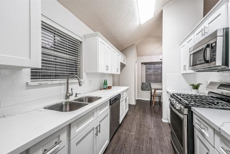 4011 Avanti Drive Pearland TX 77584